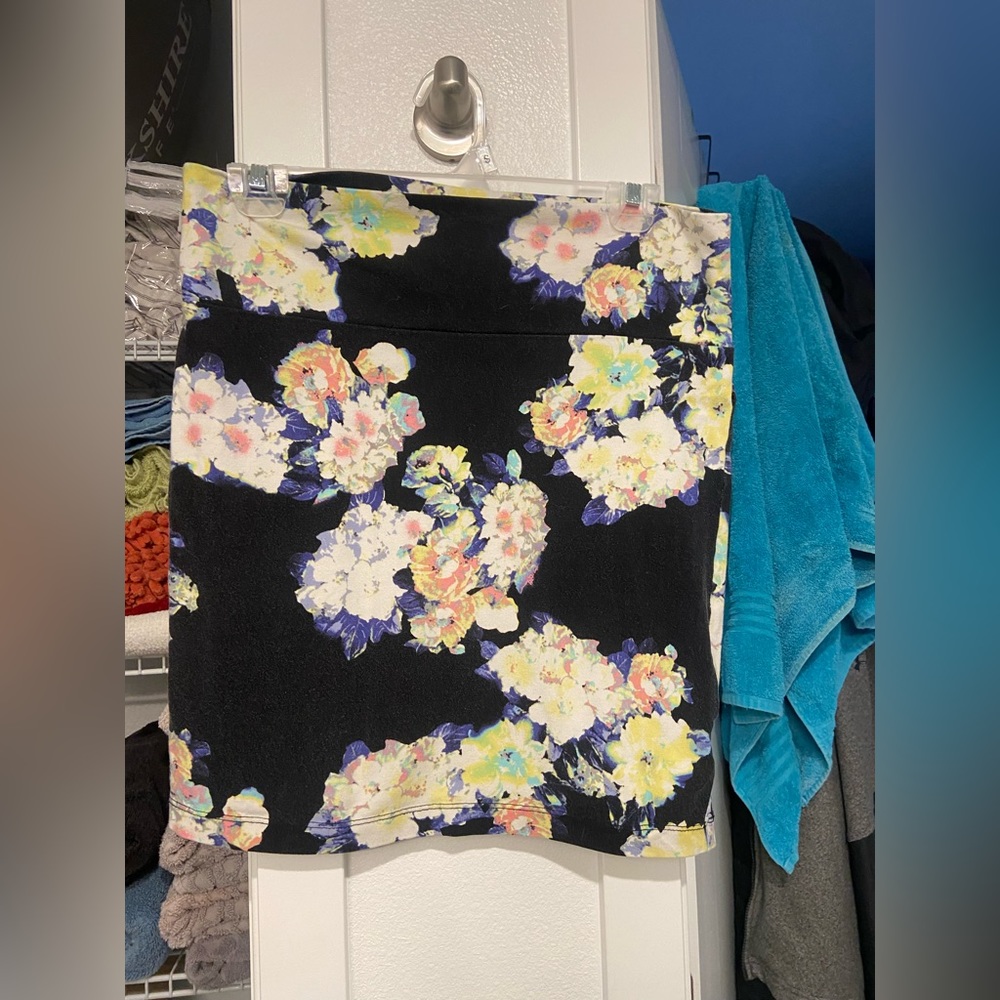 Floral mini skirt